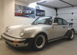 Porsche 930 Turbo silber