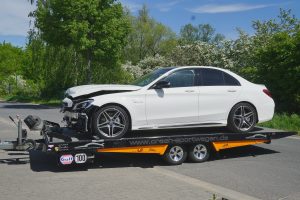 Unfallwagen Mercedes AMG C63 Frontschaden crash-sportwagen.de