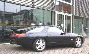 928GTS Porsche Nachtblau