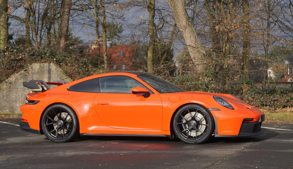 Porsche 992 GT3 Lavaorange 