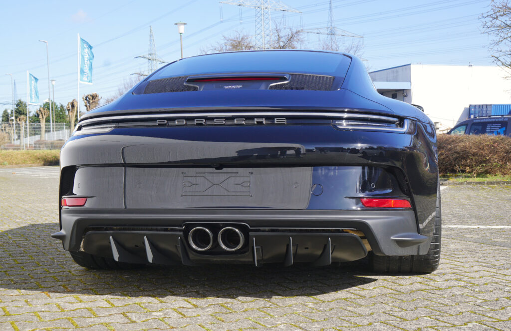 Neuwagen 992 GT3 Touring Jet-Black 