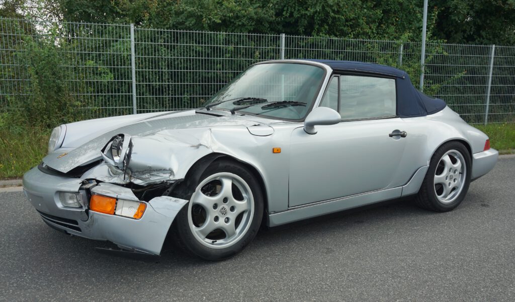 Frontschaden 964 Carrera 2 Cabrio Unfallwagen Frontschaden Restwertabwicklung