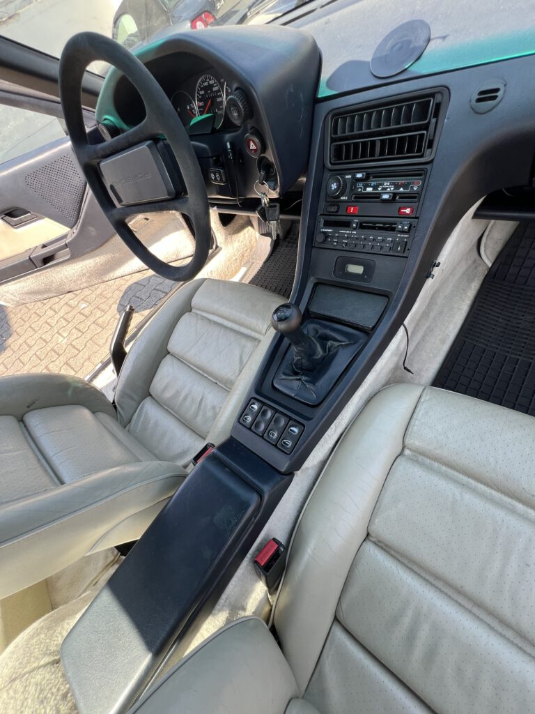 Porsche 928 S4 mit 5 Gang Schaltgetriebe