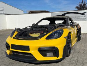 Brandschaden Cayman GT4 RS Clubsport mit Weissachpaket