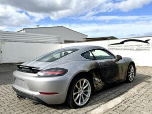 Porsche Cayman 2.0 Brandschaden