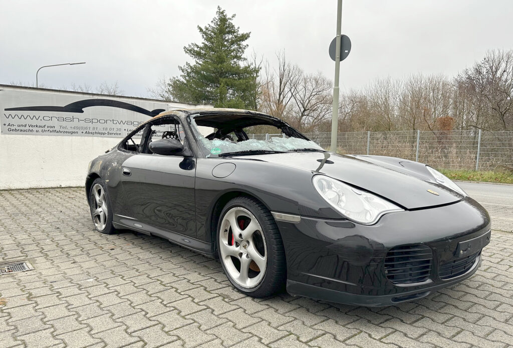 Porsche 996 Carrera 4 S Brandschaden