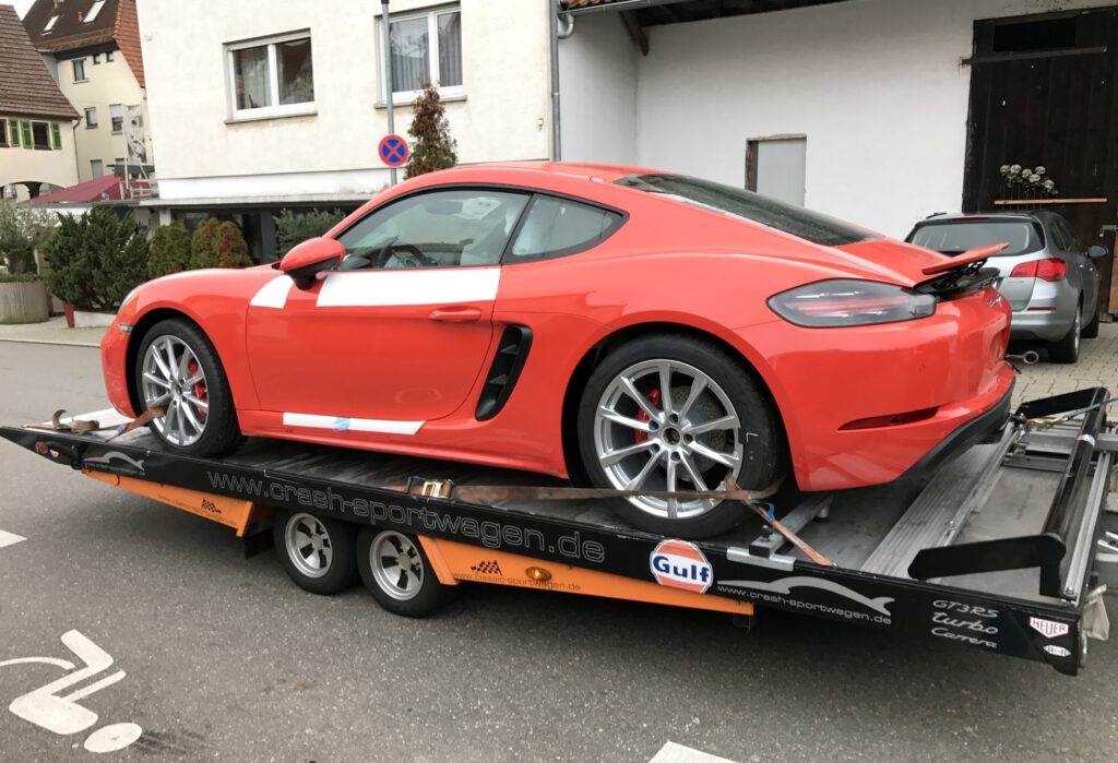 Porsche Lavaorange Cayman 718 Coupe