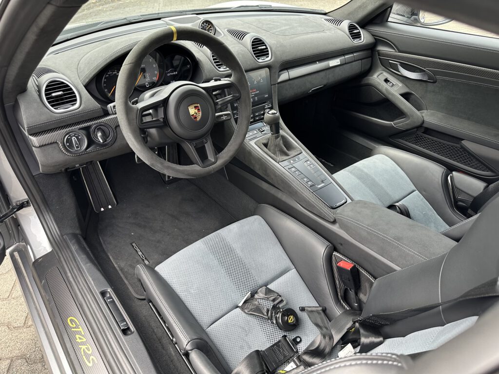 Porsche Cayman GT4 RS Clubsport mit Weissachpaket