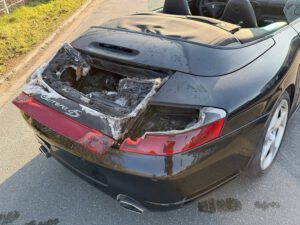 996 Motorraum-Brandschaden Carrera 4 S Porsche Schadenmanagement