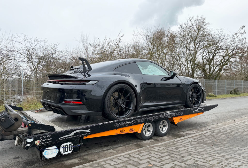 Demolierter GT3 Porsche 911