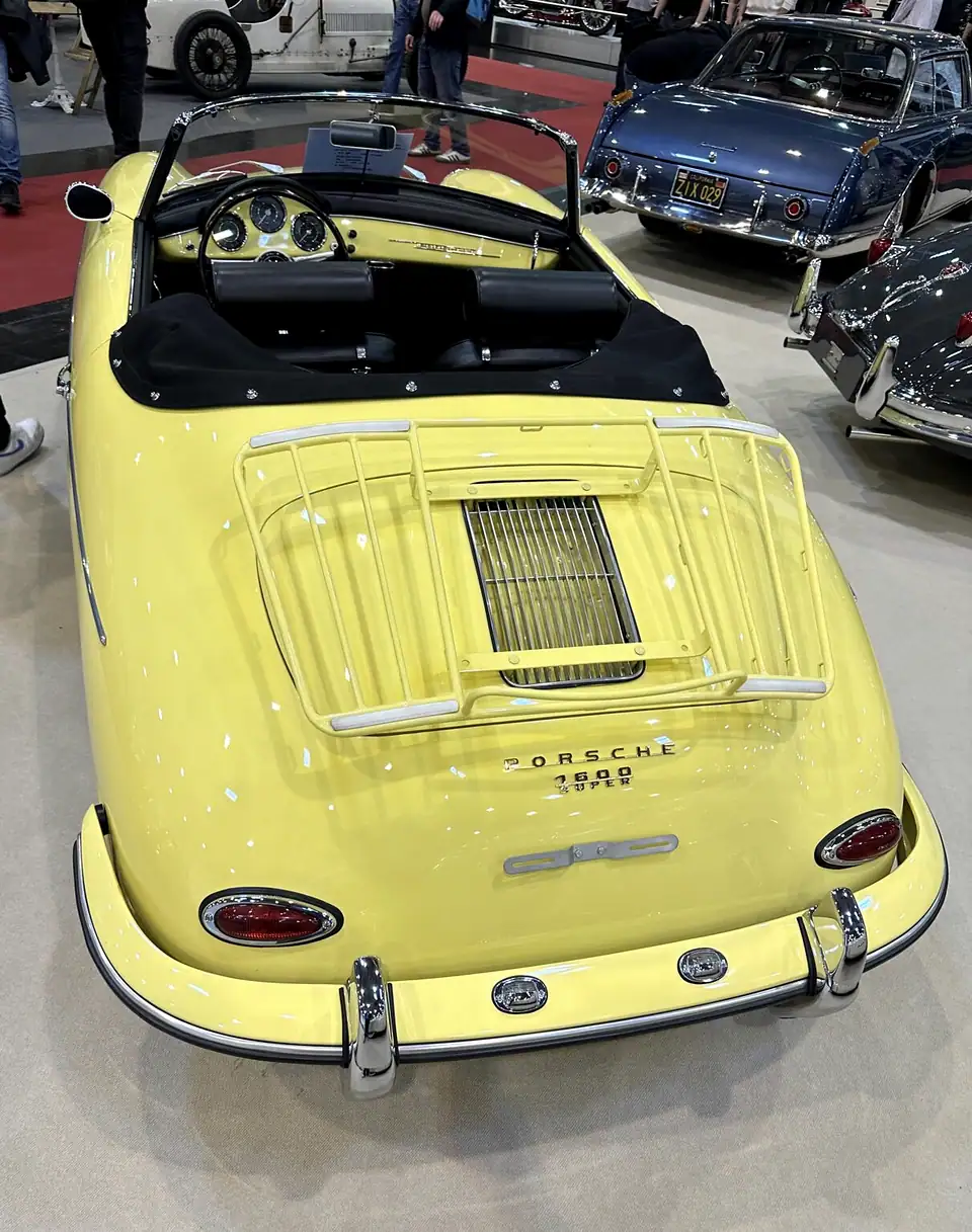 Gelber 356 er Porsche · auf der Techno Classica 2025 · Halle 3