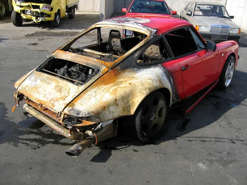 964 Motorbrand Porsche 911 Brandschaden