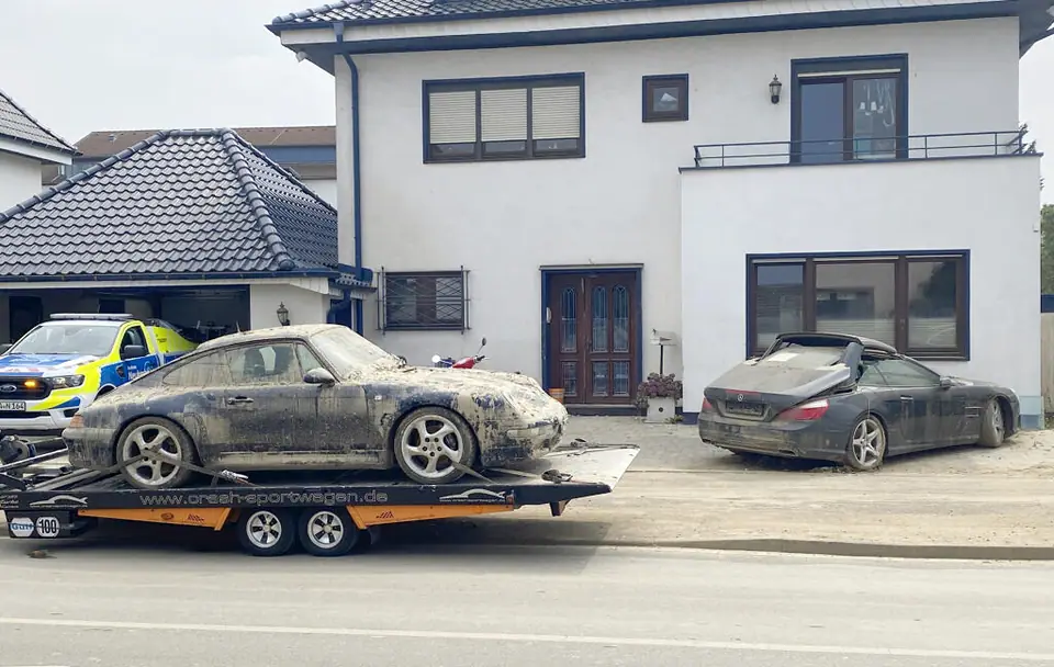 Porsche Wasserschaden Bergung-Transport