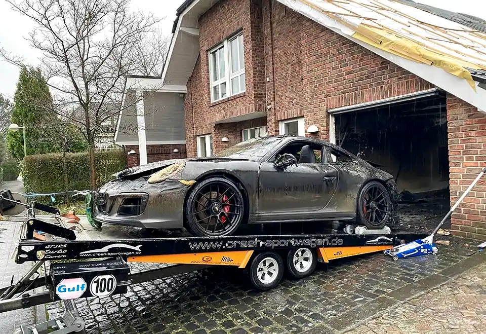 991.2 GTS Porsche Fire Damage Garagenbrand-Ankauf