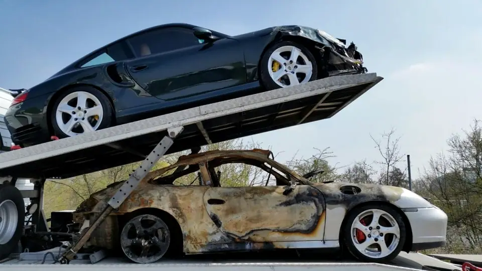 Porsche 996 Brandschaden 4 S