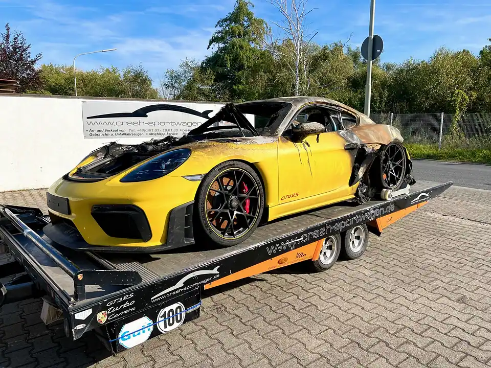 Brandschaden 718 GT4 RS Transport