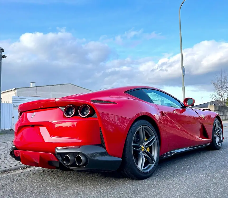 Ferrari F 12 Unfallwagen-Ankauf