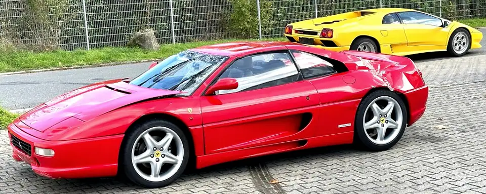 Ferrari F 355 GTS -Unfallferrari