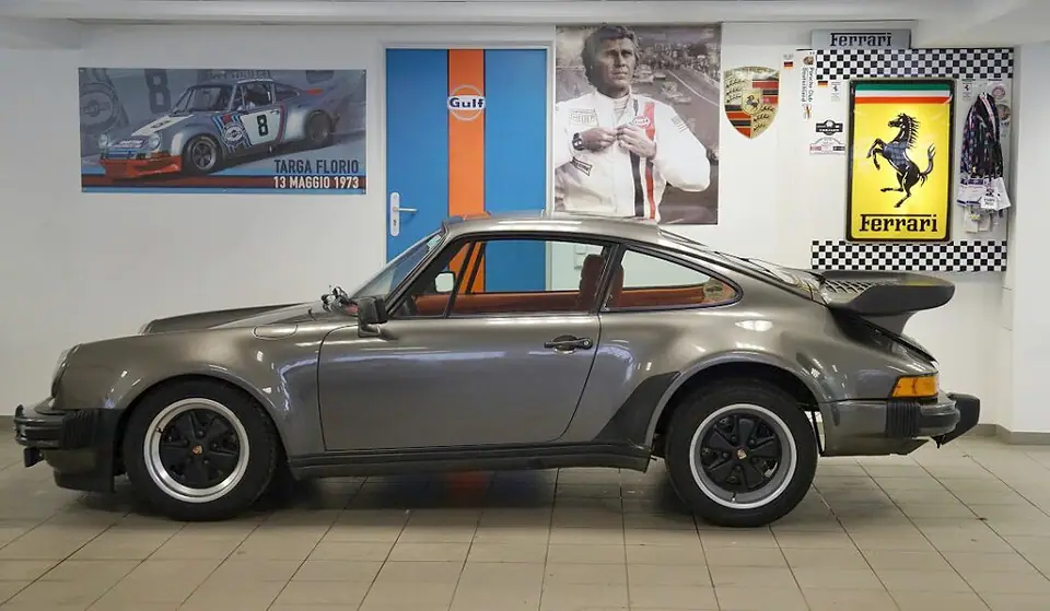 Gulf Garage 930 Turbo