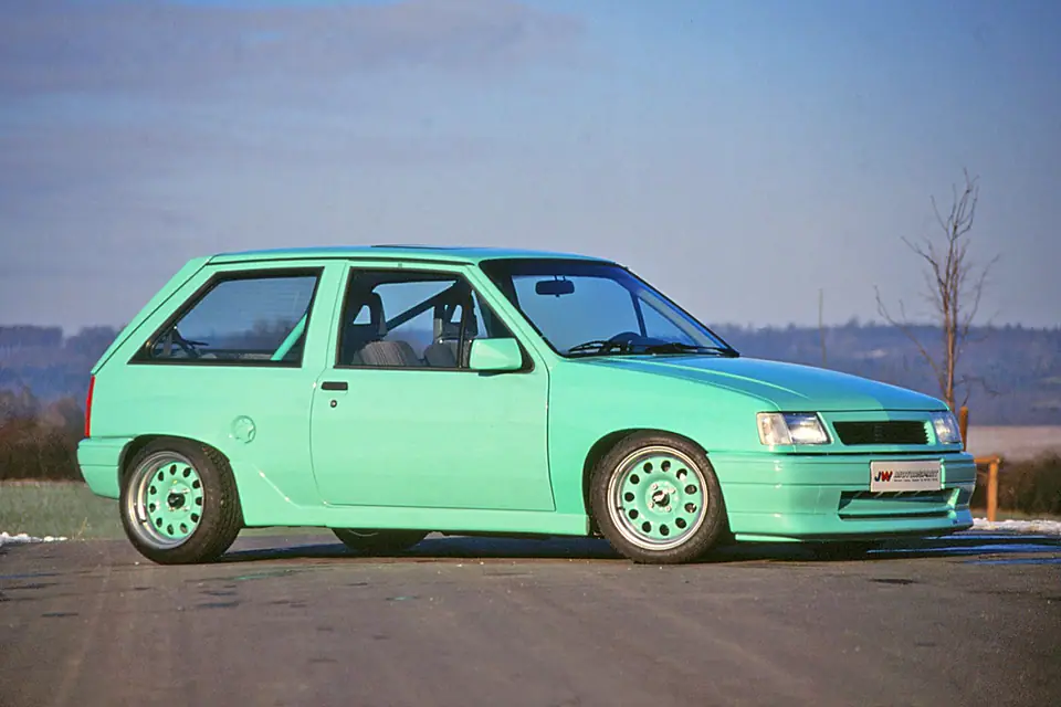 Spezialumbau Corsa A GSI mit Porsche Mint Grün Lackierung