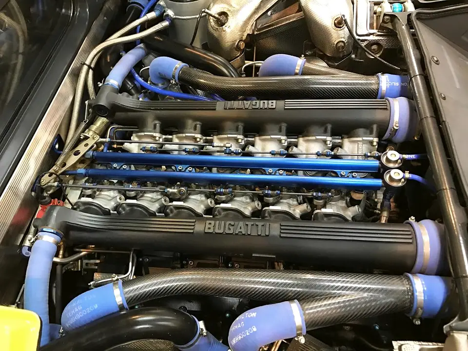 Motor Bugatti EB110