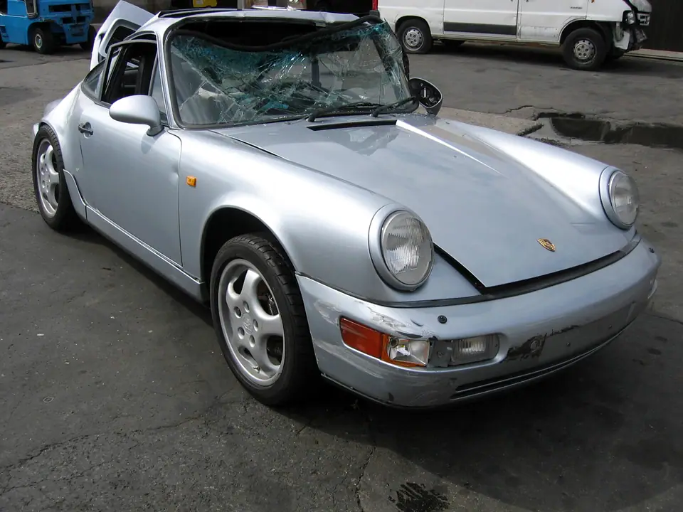 Polarsilber 92E Unfallporsche Carrera 2 Ankauf