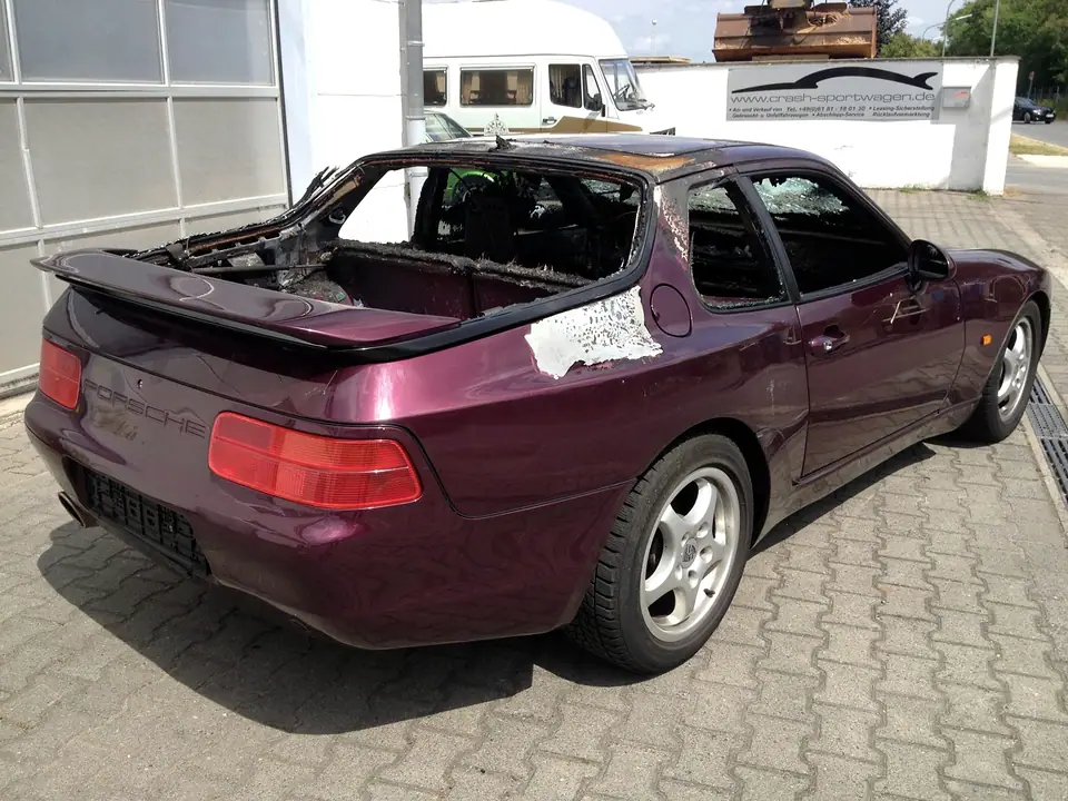 Porsche 968 Coupe Brandschaden-Ankauf Amethystmetallic