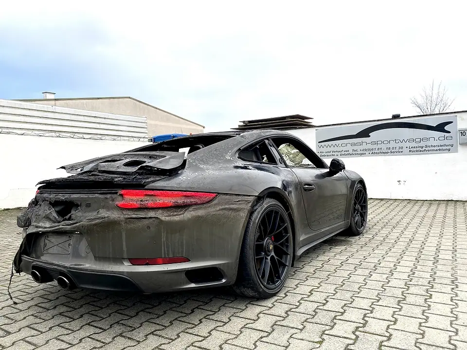 Porsche 991 GTS zu verkaufen Carrera Brandschaden Coupe