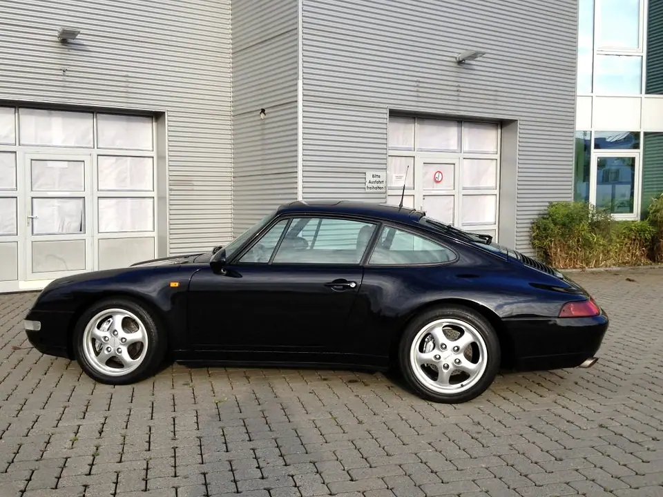 Porsche Carrera C 4 schwarz 1996