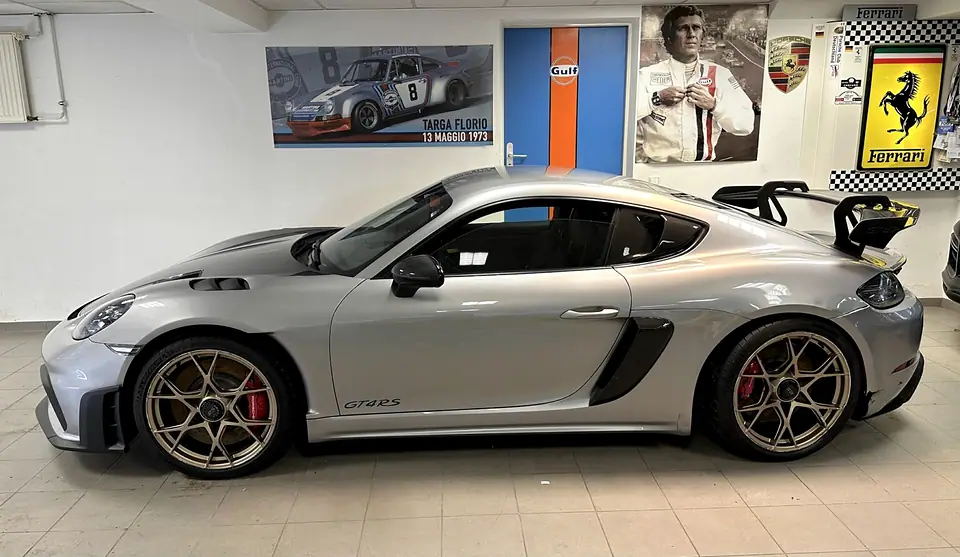Porsche 718 Cayman GT4 RS Eingestellt