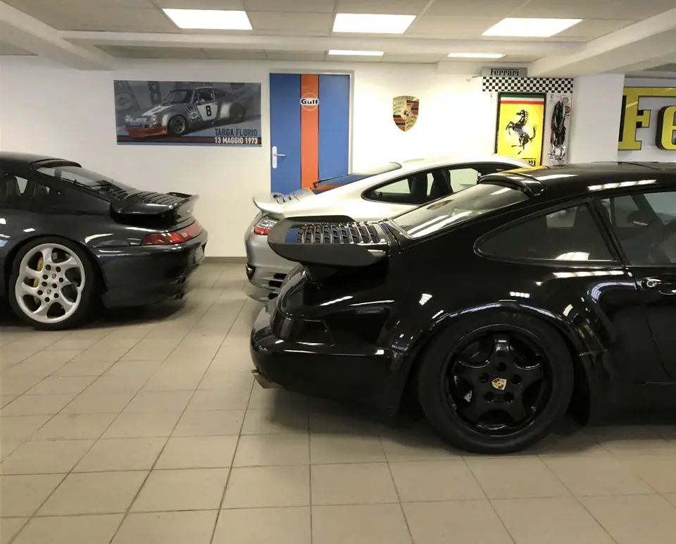 Porsche Show Room
