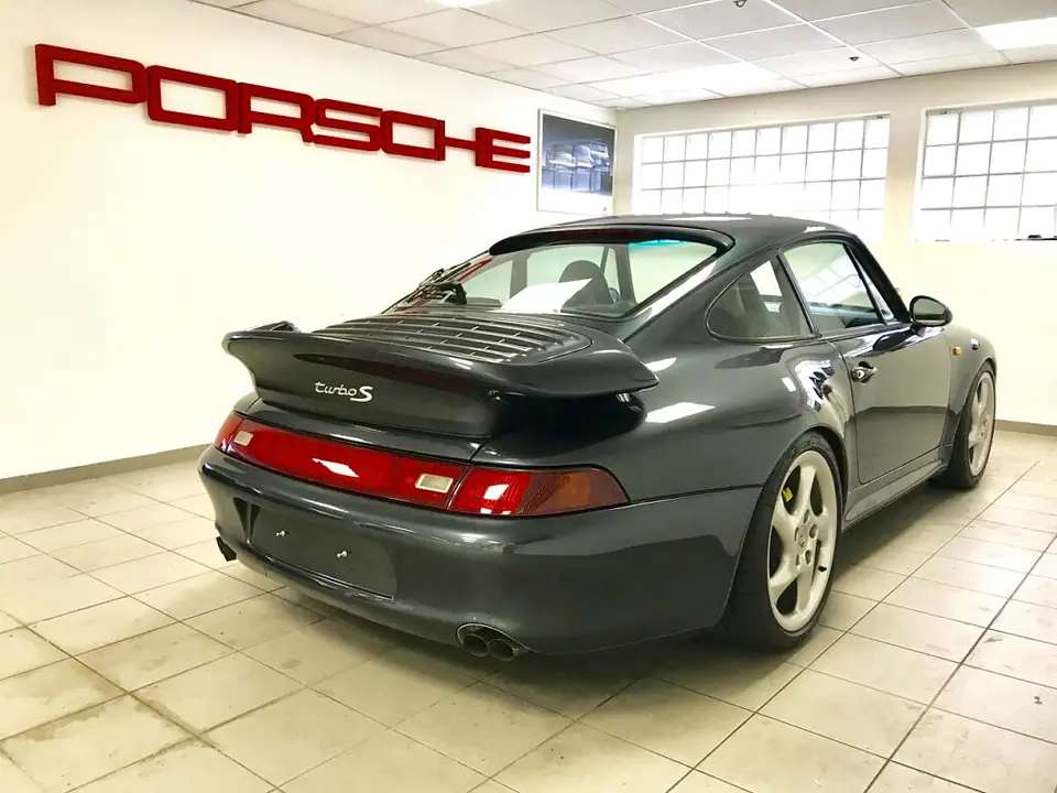 Turbo 993 gesucht in Aventura Grün Metallic