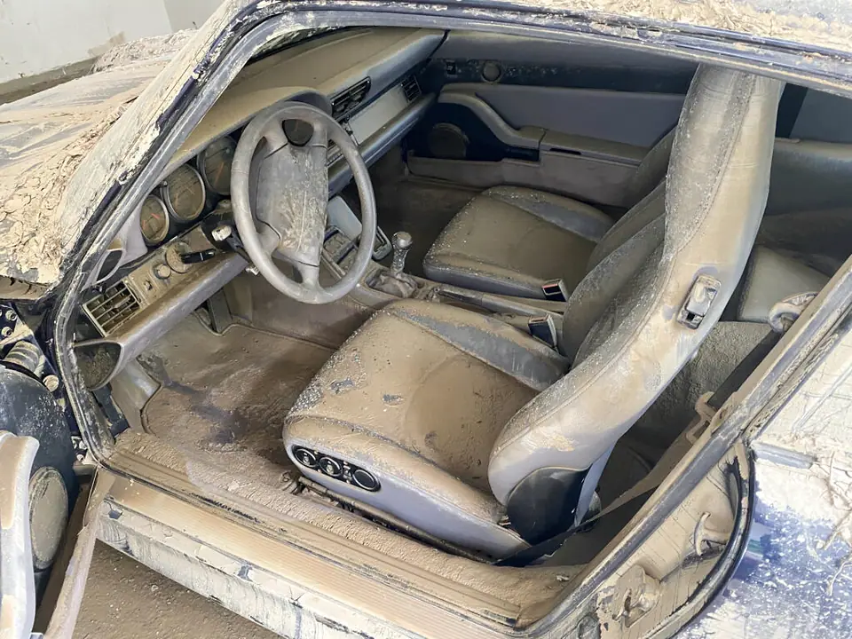 Überschwemmungsschaden Porsche-Ankauf