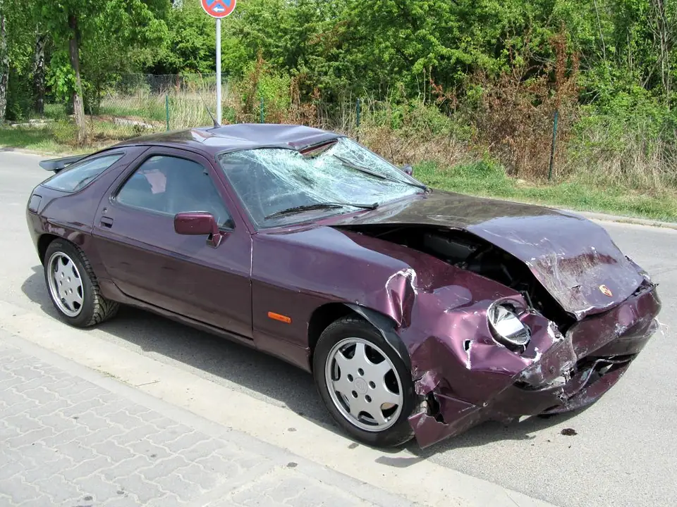 Unfall Porsche 928GT